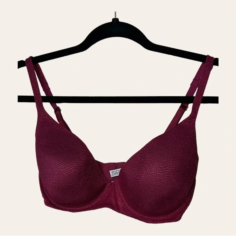 0265. BODY BY‎ VICTORIA’S SECRET MAROON BRA 34D PAD UNDERWIRE